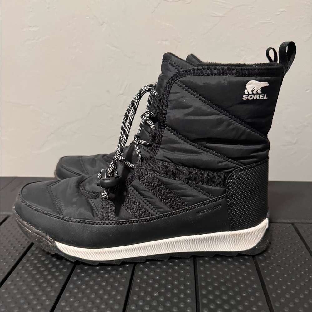 Sorel Boys size 7 boots